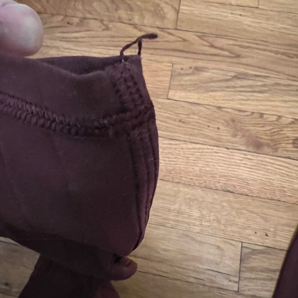 STORI INTRO TIGHTS — MAROON - SZ 8 - Slight worn seams - NO PILLING - Picture 3 of 3